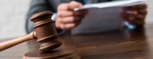 Страховая выплатит компенсацию детям погибшего под поездом россиянина