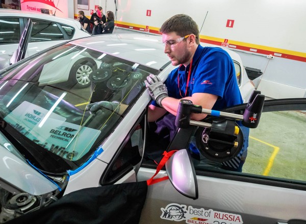 Замена лобового стекла: что нужно знать, отдавая машину на сервис