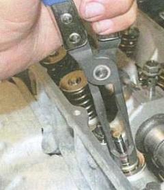 Замена маслосъемных колпачков без снятия головки