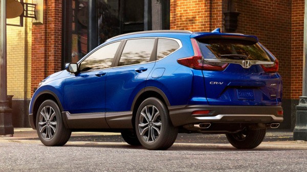 Стоимость кроссовера Honda CR-V выросла на 70-90 тыс. рублей