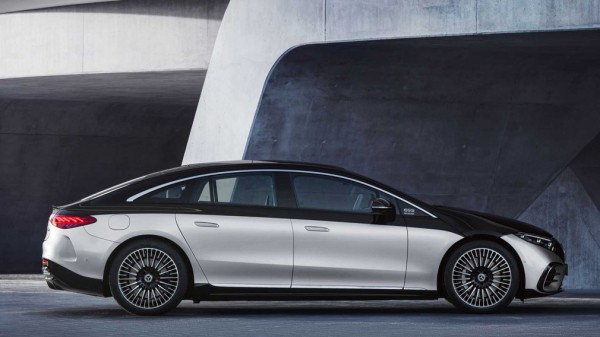 Mercedes объяснил отсутствие боковых камер на флагманском электрокаре EQS