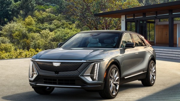Cadillac представил серийную версию электрокроссовера Cadillac Lyriq