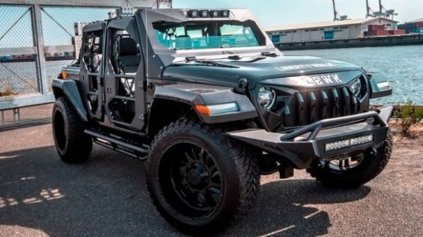 Ничего &laquo;лишнего&raquo;: Jeep Wrangler от Liberty Walk