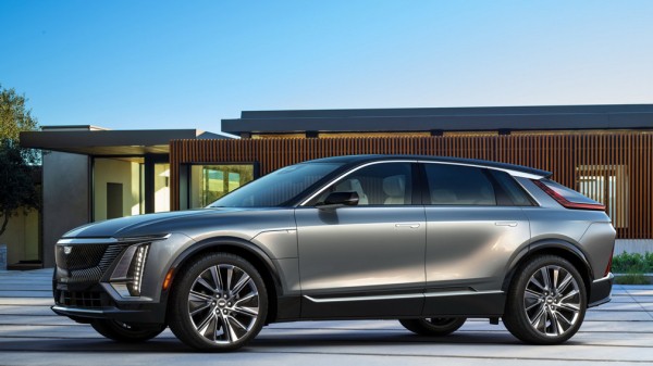 Cadillac представил серийную версию электрокроссовера Cadillac Lyriq