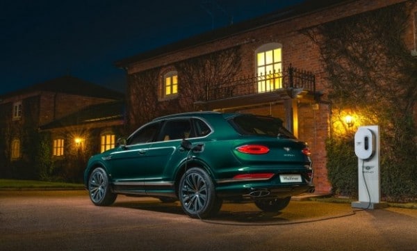 Зеленей не бывает: Bentley Bentayga Hybrid от Mulliner
