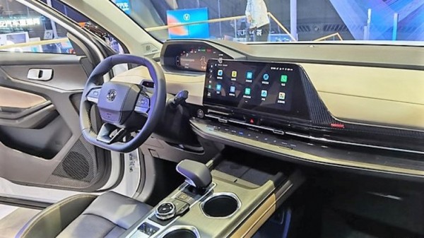 В РФ появится новый кроссовер Changan CS55 Plus