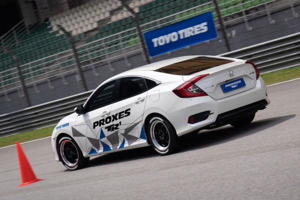 Асимметричный рисунок протектора: просто для красоты или не только? Разбираемся вместе с Toyo Tires