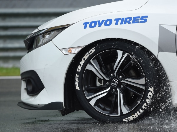 Асимметричный рисунок протектора: просто для красоты или не только? Разбираемся вместе с Toyo Tires