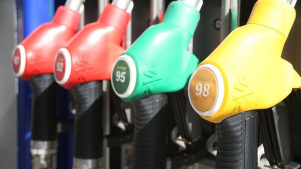 Правительство РФ ради сдерживания цен на бензин будет запрещать его экспорт