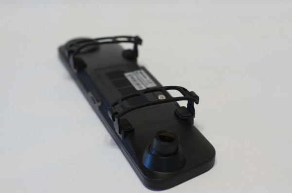 Дооснащаем машину полезными функциями без вмешательства в интерьер. Android-зеркало в автомобиле &ndash; насколько это удобно?