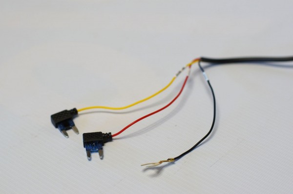 Дооснащаем машину полезными функциями без вмешательства в интерьер. Android-зеркало в автомобиле &ndash; насколько это удобно?