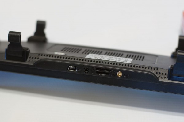 Дооснащаем машину полезными функциями без вмешательства в интерьер. Android-зеркало в автомобиле &ndash; насколько это удобно?