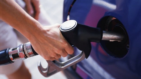 Правительство РФ ради сдерживания цен на бензин будет запрещать его экспорт