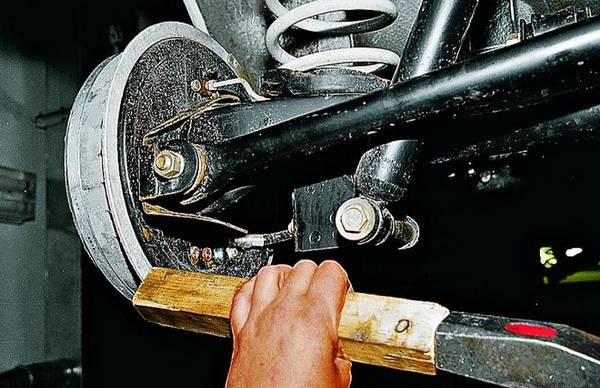 Как облегчить замену тормозных барабанов