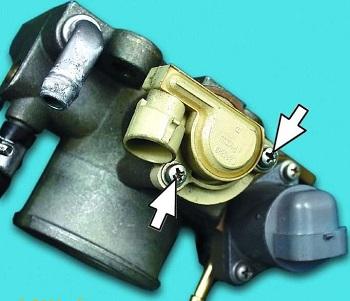 Как проверить и заменить датчик положения дроссельной заслонки