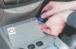 Как заменить топливный фильтр на Калине самому