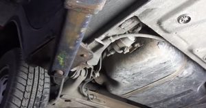 Как заменить топливный фильтр на Калине самому