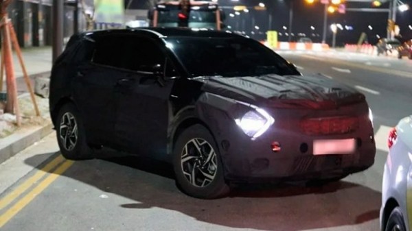KIA показала оптику нового Sportage