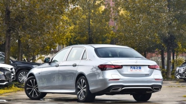 Компания Mercedes-Benz выпустила E-Class с расходом топлива 1,4 литра