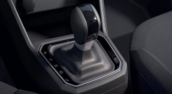 Наш новый Renault Logan: первые фото салона и подробности