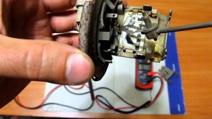 Не работает указатель топлива или датчик топлива неправильно показывает уровень: причины, диагностика и способы устранения проблемы