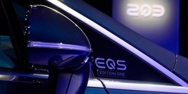 Почему на EQS нет боковых камер?