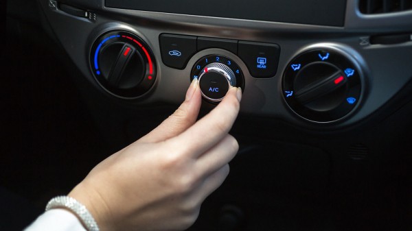 Эксперты назвали способы быстро охладить воздух в машине