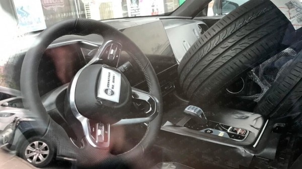 В Сети появились фотографии обновленного GAC Trumpchi GS8