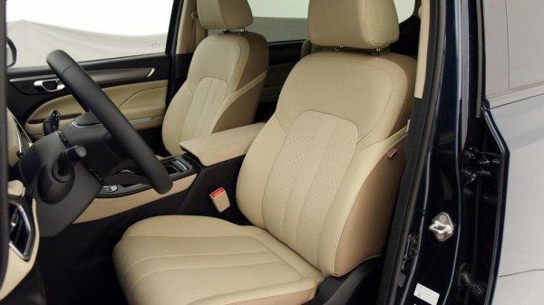 Компания GAC представила в Китае обновленный минивэн GAC M6 Pro