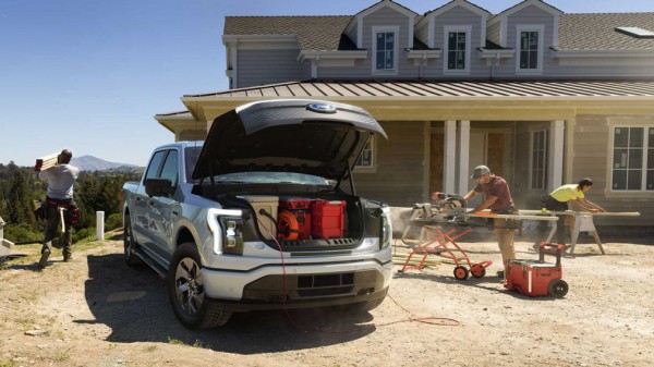 Ford представил электрическую версию пикапа F-150 под названием Lightning