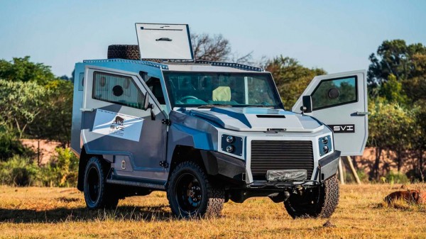 На базе внедорожника Toyota Land Cruiser построили восьмиместный броневик 