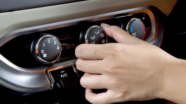 Эксперты назвали способы быстро охладить воздух в машине