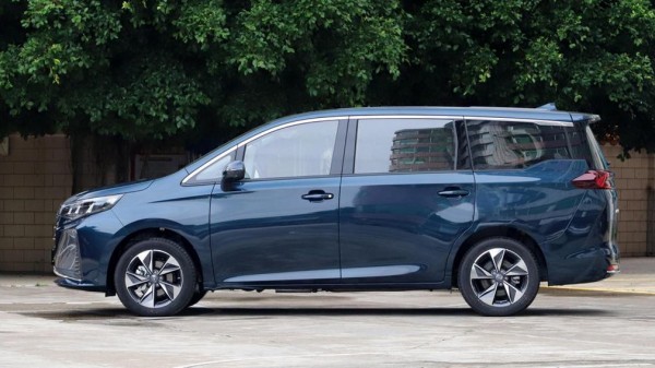 Компания GAC представила в Китае обновленный минивэн GAC M6 Pro