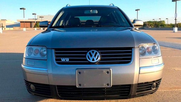В США на продажу выставили редчайший Volkswagen Passat с W8 под капотом