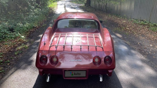 В России продают спорткар Chevrolet Corvette 1976 года с минимальным пробегом