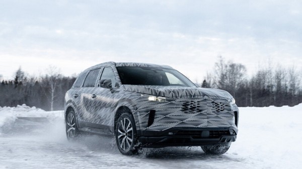 Компания Infiniti представит кроссовер QX60 второго поколения 23 июня 2021 года