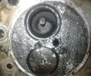 Черный дым из выхлопной трубы дизеля