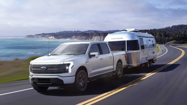 Ford представил электрическую версию пикапа F-150 под названием Lightning