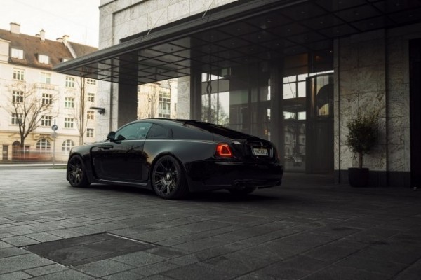 Wraith Black Badge: Rolls-Royce, который &laquo;ел&raquo; после шести