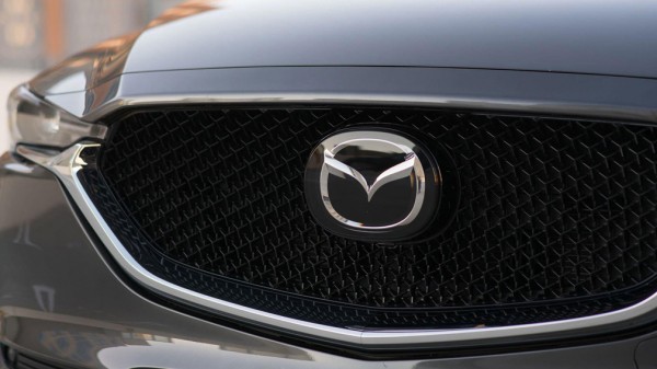 Кроссовер Mazda CX-5 нового поколения показали на рендере