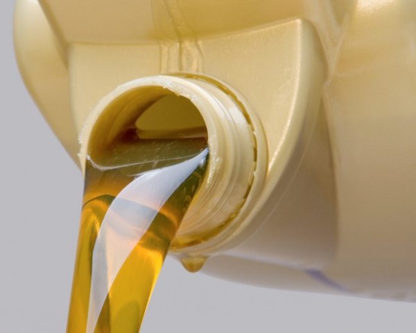 Когда необходима замена масла в дизельном двигателе