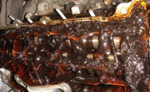 Когда необходима замена масла в дизельном двигателе