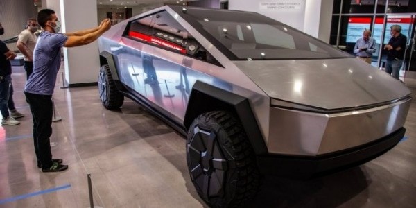 Количество заказов на Tesla Cybertruck перевалило за 1 млн!