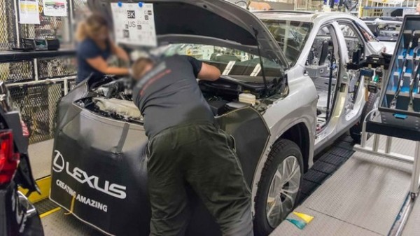 Коронавирус остановил сборку RAV4 и Lexus RX