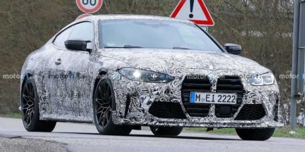 Мощный BMW M4 CSL замечен на Нюрбургринге