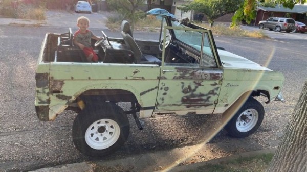 Одержимый папа построил сыну уникальную кровать