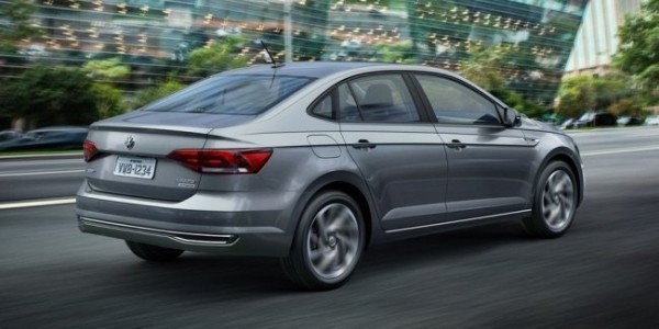 Преемник Skoda Rapid попался на камеру