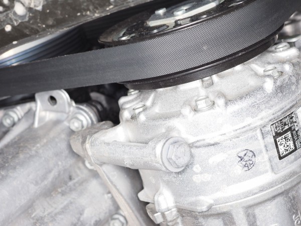 &laquo;Резать, не дожидаясь перитонита!&raquo;: как работает сервис Volkswagen &ndash; коммерческие автомобили