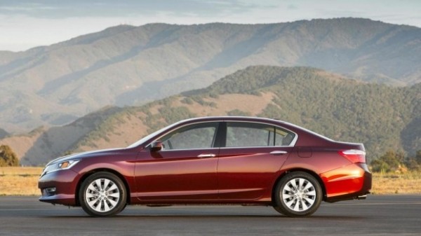 Владельцы Honda Accord жалуются на &laquo;рулевую аномалию&raquo;