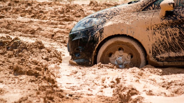 Эксперты издания &laquo;За рулем&raquo; назвали 3 главных постулата для тех, кто съезжает с асфальта